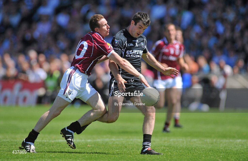 27 June 2010; Stephen Gilmartin, Sligo, in action against Gary Sice, Galway. Connacht GAA Football Senior Championship Semi-Final, Galway v Sligo, Pearse Stadium, Galway. Picture credit: Diarmuid Greene / SPORTSFILE