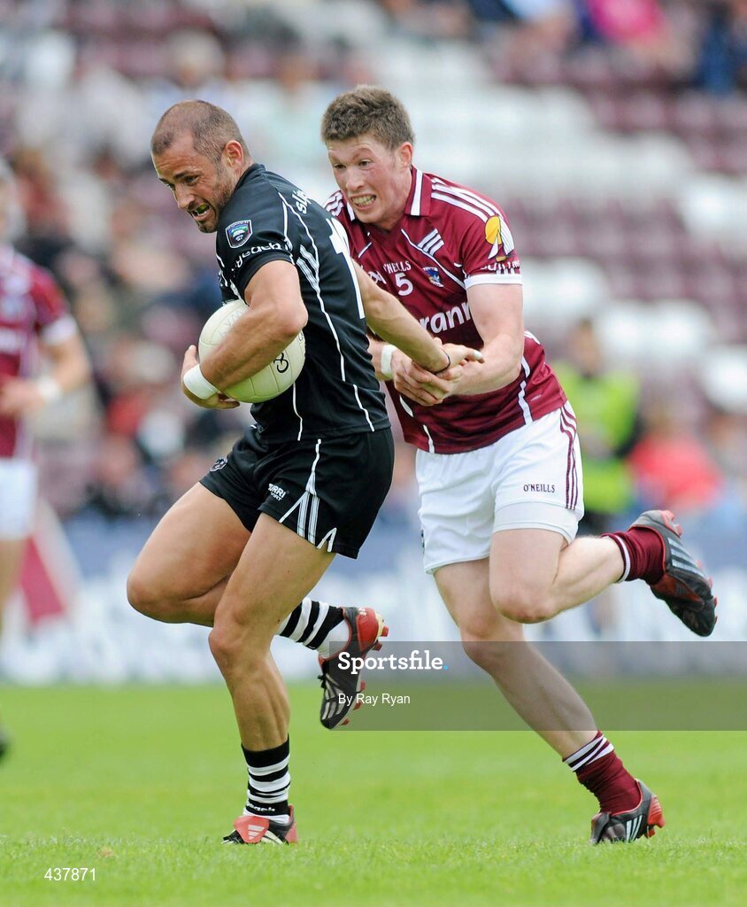 27 June 2010; Eamon O Hara, Sligo, in action against Garreth Bradshaw, Galway. Connacht GAA Football Senior Championship Semi-Final, Galway v Sligo, Pearse Stadium, Galway. Picture credit: Ray Ryan / SPORTSFILE