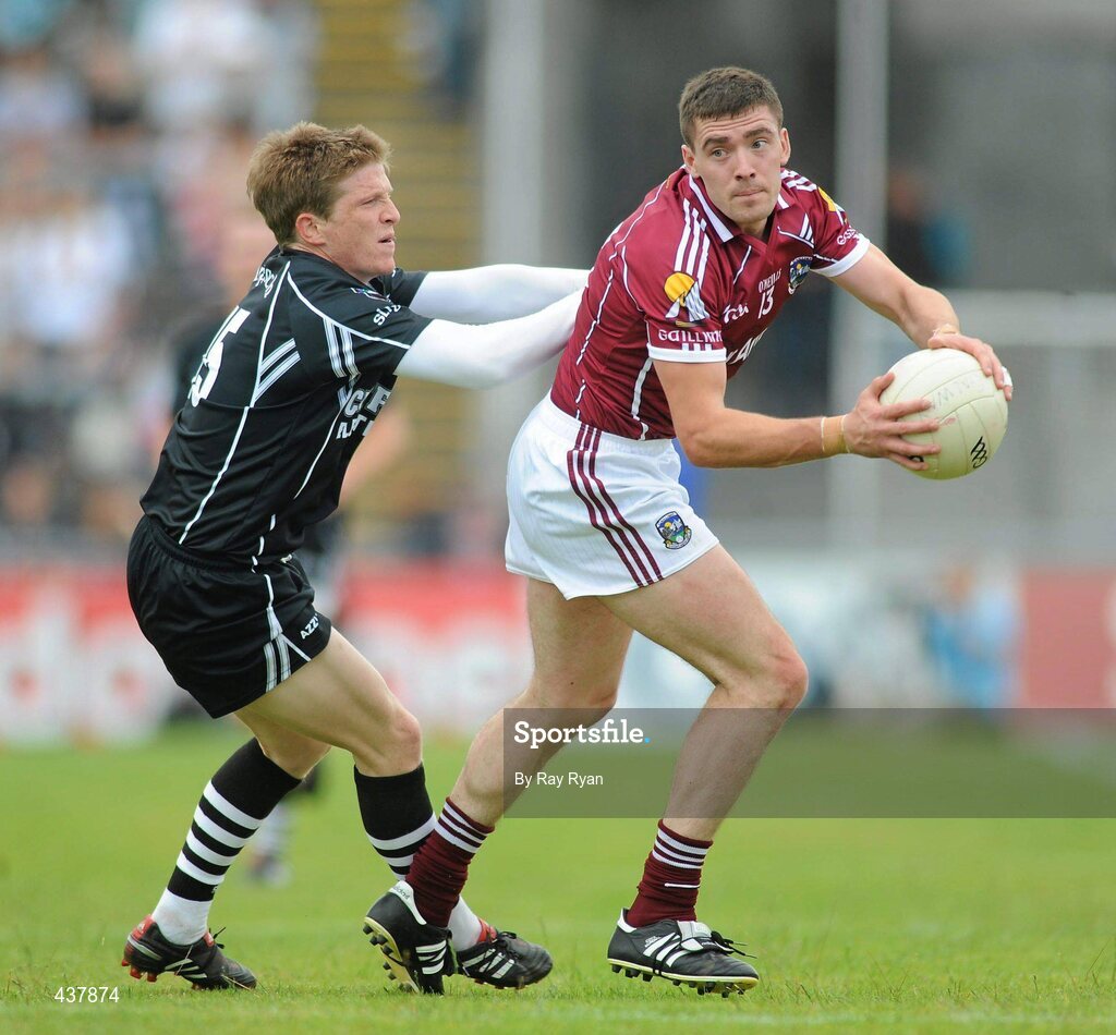 27 June 2010; Owen Concannon, Galway, in action against David Kelly, Sligo. Connacht GAA Football Senior Championship Semi-Final, Galway v Sligo, Pearse Stadium, Galway. Picture credit: Ray Ryan / SPORTSFILE