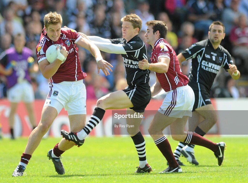 27 June 2010; Garry O Donnell, Galway, in action against David Kelly, Sligo. Connacht GAA Football Senior Championship Semi-Final, Galway v Sligo, Pearse Stadium, Galway. Picture credit: Ray Ryan / SPORTSFILE