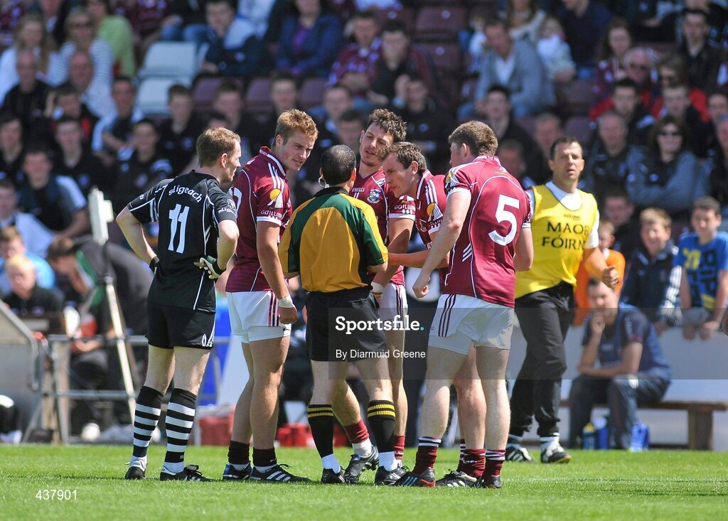 27 June 2010; Sean Armstrong, Galway, 11, protests with referee David Coldrick before being shown a second yellow card and subsequently being sent off. Connacht GAA Football Senior Championship Semi-Final, Galway v Sligo, Pearse Stadium, Galway. Picture credit: Diarmuid Greene / SPORTSFILE