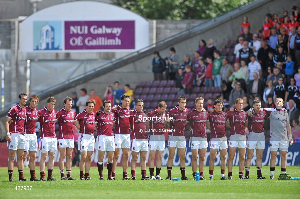 27 June 2010; The Galway team stand together for the National Anthem after a minute's silence to honour the career of the late Roscommon player Dermot Earley. Connacht GAA Football Senior Championship Semi-Final, Galway v Sligo, Pearse Stadium, Galway. Picture credit: Diarmuid Greene / SPORTSFILE