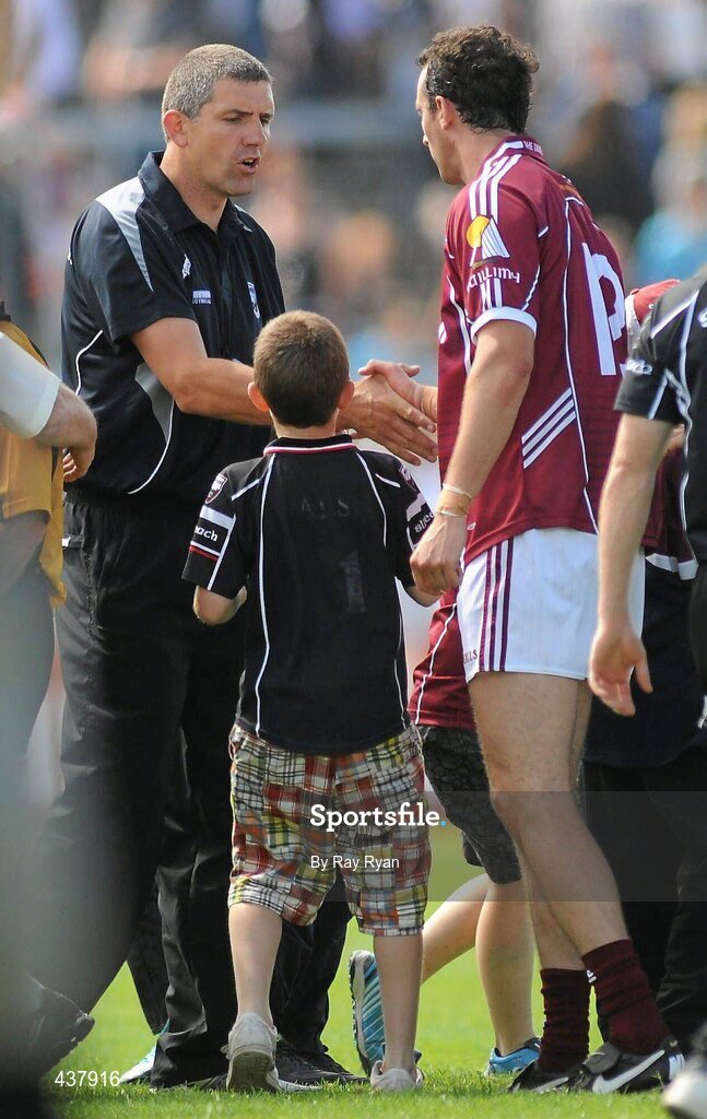 27 June 2010; Sligo manager Kevin Walsh shakes hands with Galway's Joe Bergin. Connacht GAA Football Senior Championship Semi-Final, Galway v Sligo, Pearse Stadium, Galway. Picture credit: Ray Ryan / SPORTSFILE