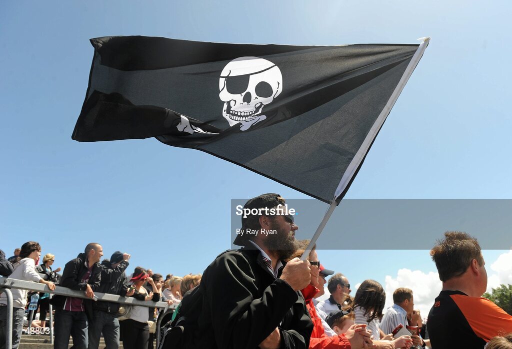 27 June 2010; Brendan Reid, from Sligo, flies a Pirate flag during the match. Connacht GAA Football Senior Championship Semi-Final, Galway v Sligo, Pearse Stadium, Galway. Picture credit: Ray Ryan / SPORTSFILE