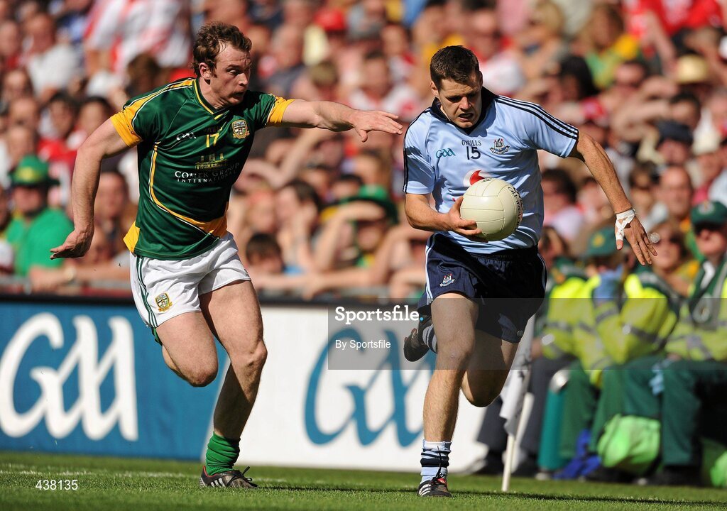 27 June 2010; Kevin McManamon, Dublin, in action against Kevin Nolan, Meath. Leinster GAA Football Senior Championship Semi-Final, Meath v Dublin, Croke Park, Dublin. Photo by Sportsfile