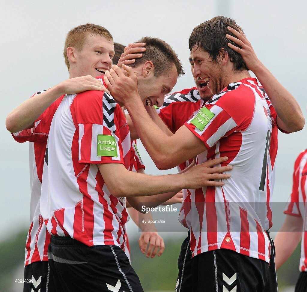 28 June 2010; Derry City's Darren Cassidy, second from left, is congratulated by his team-mates after scoring his side's first goal. FAI Ford Cup Third Round Replay, Bray Wanderers v Derry City, Carlisle Grounds, Bray, Co. Wicklow. Photo by Sportsfile