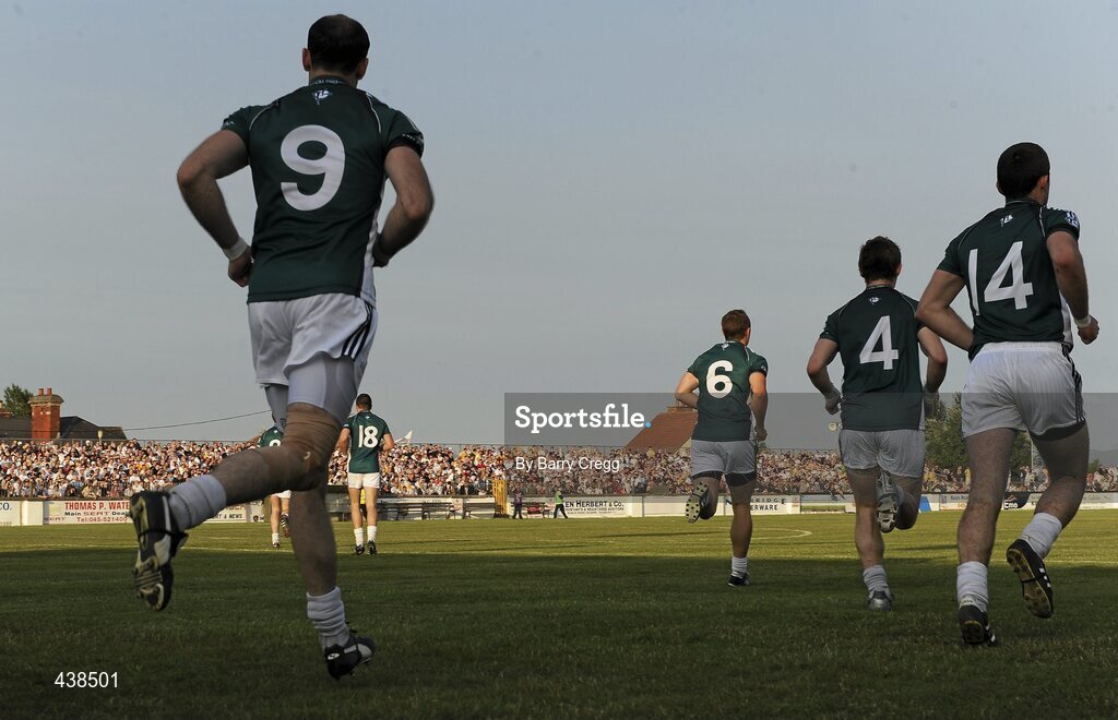 26 June 2010; Kildare's Dermot Earley, 9, takes to the field for the second half with his team-mates Brian Flanagan, Emmet Bolton and Padraig O' Neill. GAA Football All-Ireland Senior Championship Qualifier Round 1, Kildare v Antrim, St Conleth's Park, Newbridge, Co. Kildare. Picture credit: Barry Cregg / SPORTSFILE