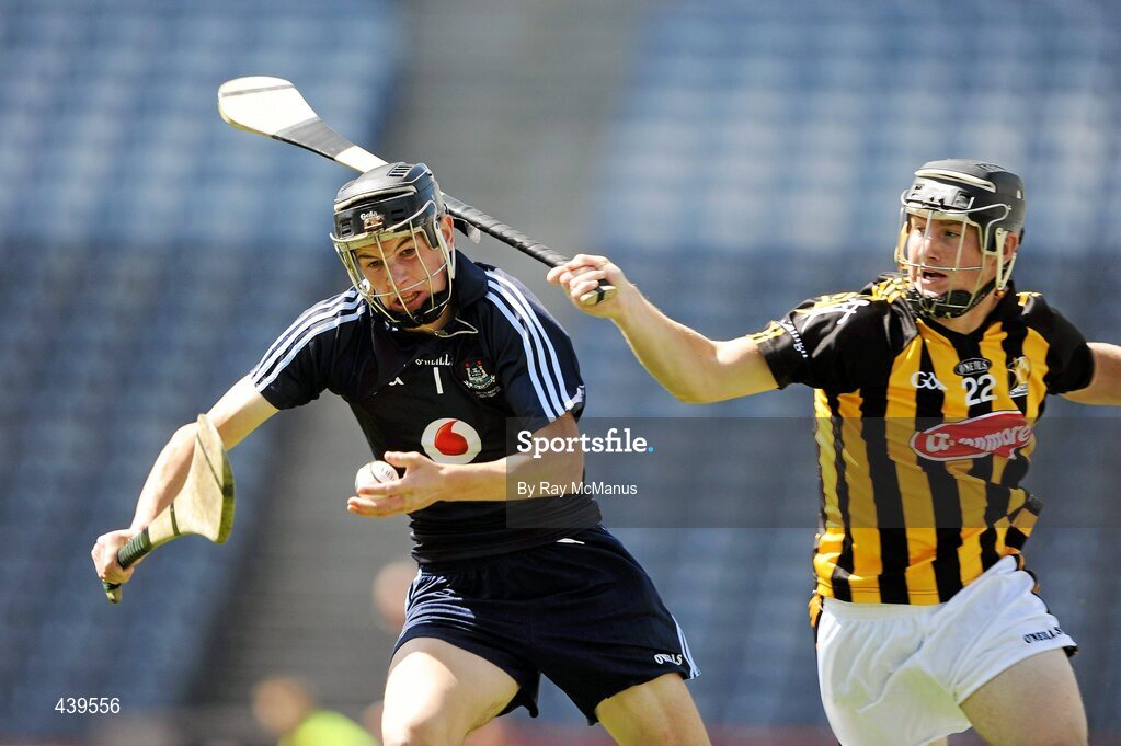 4 July 2010; The Dublin goalkeeper Eamonn Dill prepares to clear under pressure from Kilkenny's Paddy Delaney. ESB Leinster GAA Hurling Minor Championship Final, Dublin v Kilkenny, Croke Park, Dublin. Picture credit: Ray McManus / SPORTSFILE