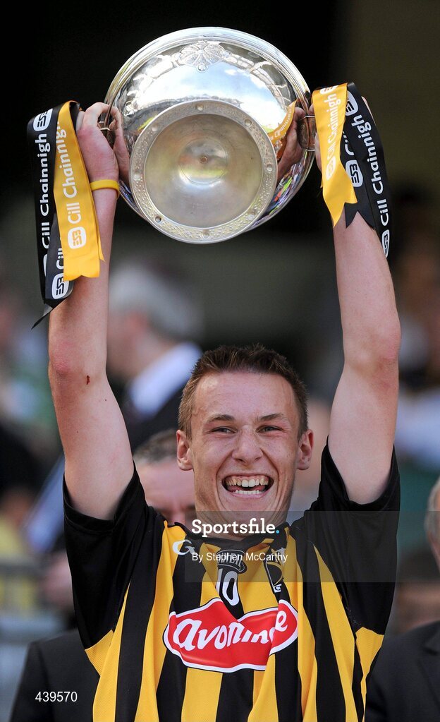 4 July 2010; Kilkenny captain Cillian Buckley lifts the cup. ESB Leinster GAA Hurling Minor Championship Final, Dublin v Kilkenny, Croke Park, Dublin. Picture credit: Stephen McCarthy / SPORTSFILE