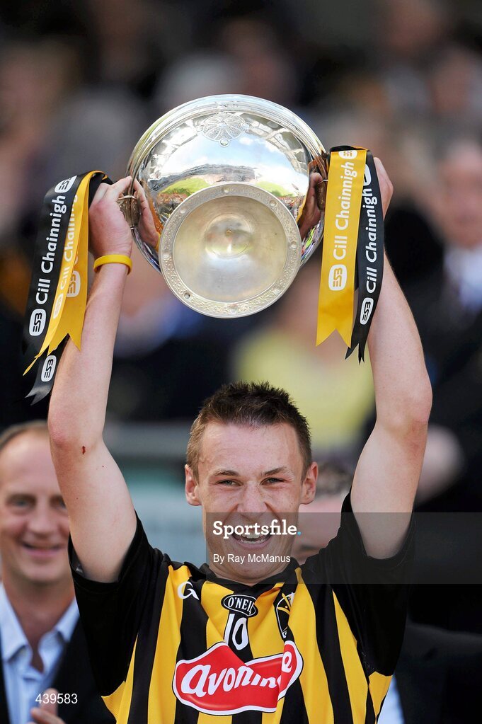 4 July 2010; Kilkenny captain Cillian Buckley lifts the cup. ESB Leinster GAA Hurling Minor Championship Final, Dublin v Kilkenny, Croke Park, Dublin. Picture credit: Ray McManus / SPORTSFILE