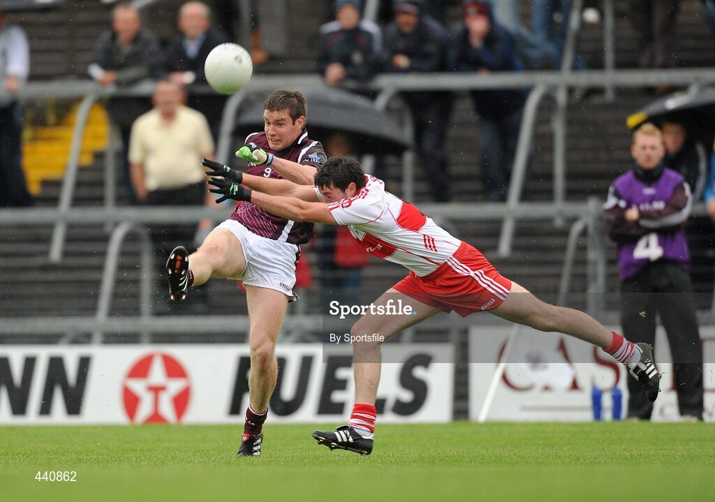 10 July 2010; Paul Bannon, Westmeath, in action against Mark Craig, Derry. GAA Football All-Ireland Senior Championship Qualifier, Round 2, Westmeath v Derry, Cusack Park, Mullingar, Co. Westmeath. Photo by Sportsfile