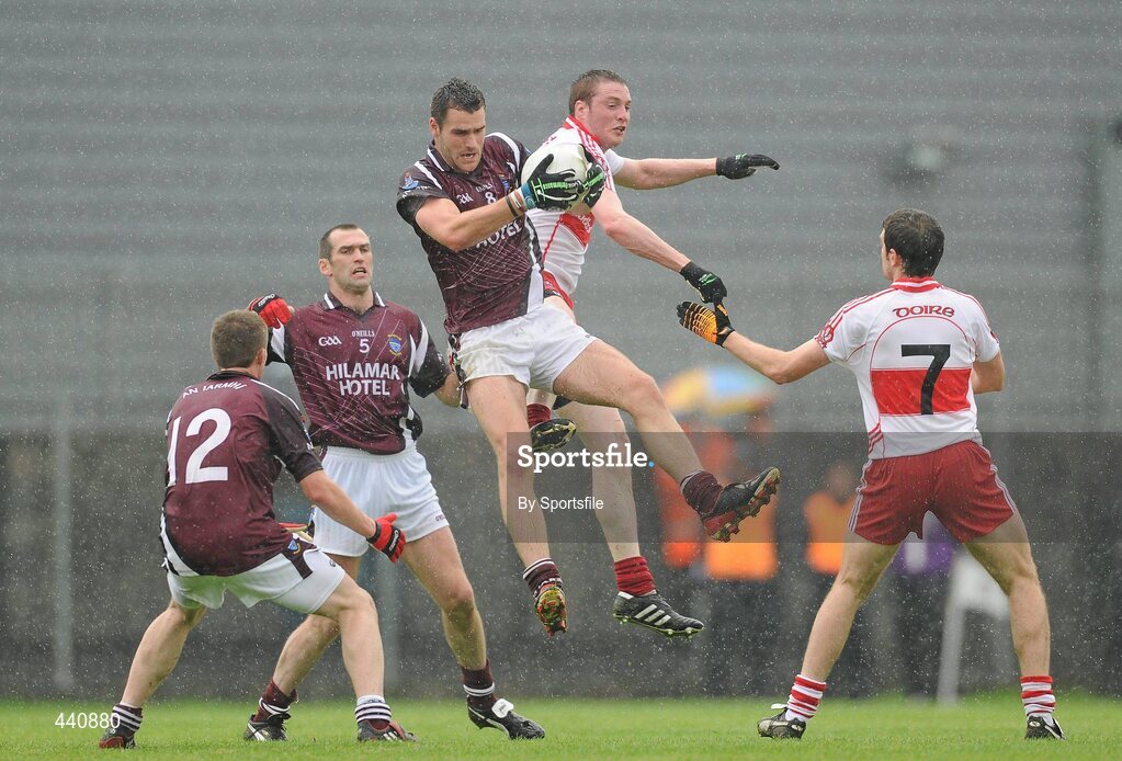 10 July 2010; David Duffy, Westmeath, in action against Joe Diver, Derry. GAA Football All-Ireland Senior Championship Qualifier, Round 2, Westmeath v Derry, Cusack Park, Mullingar, Co. Westmeath. Photo by Sportsfile