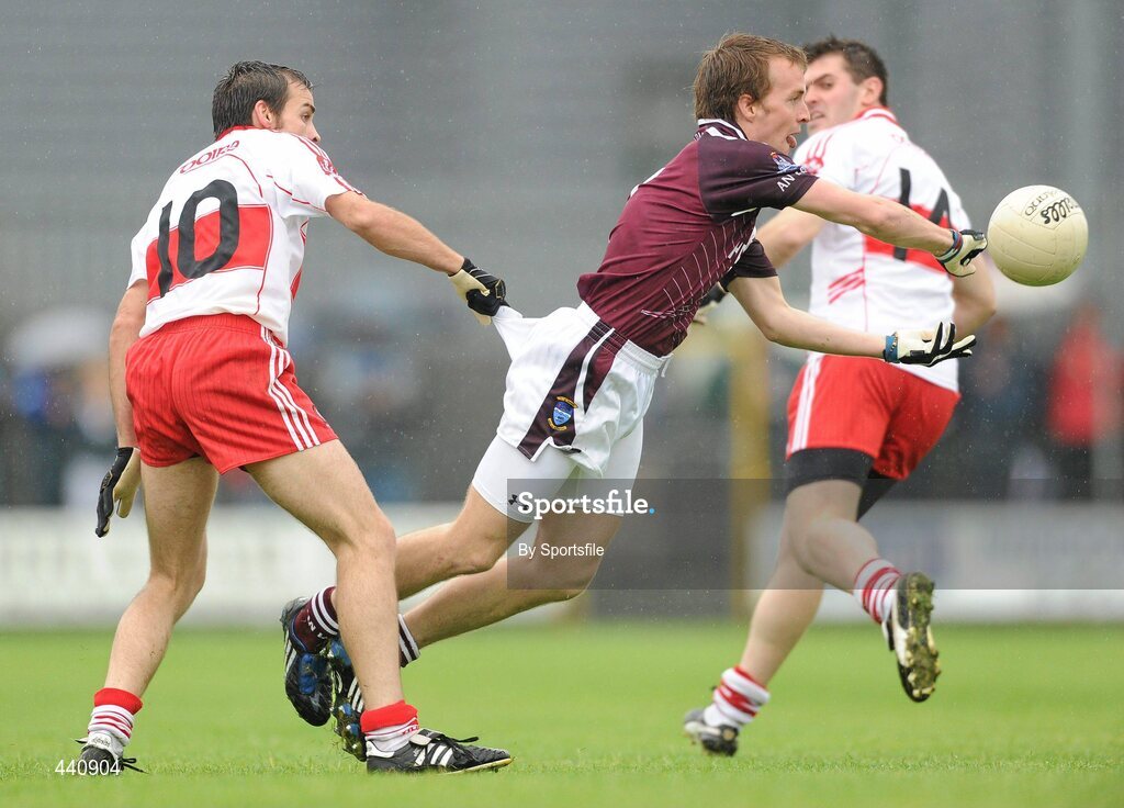 10 July 2010; Doran Harte, Westmeath, in action against Cathal McKeever, Derry. GAA Football All-Ireland Senior Championship Qualifier, Round 2, Westmeath v Derry, Cusack Park, Mullingar, Co. Westmeath. Photo by Sportsfile