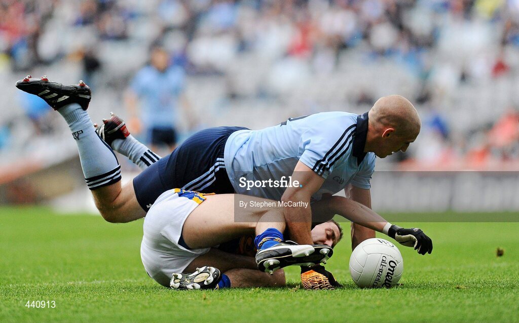 10 July 2010; Eoghan O'Gara, Dublin, in action against Robbie Costigan, Tipperary. GAA Football All-Ireland Senior Championship Qualifier, Round 2, Dublin v Tipperary, Croke Park, Dublin. Picture credit: Stephen McCarthy / SPORTSFILE