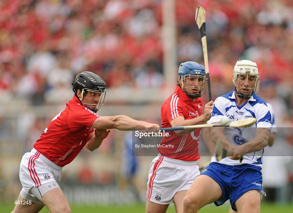 11 July 2010; Richie Foley, Waterford, in action against Shane O'Neill, left, and Tom Kenny, Cork. Munster GAA Hurling Senior Championship Final, Cork v Waterford, Semple Stadium, Thurles, Co. Tipperary. Picture credit: Stephen McCarthy / SPORTSFILE