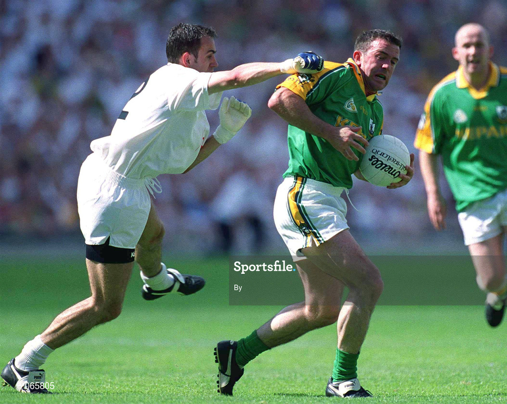 24 June 2001; Evan Kelly, Meath, in action against Kildare's Brian Lacey. Kildare v Meath, Bank of Ireland Leinster Senior Football Championship, Croke Park, Dublin. Picture credit; Damien Eagers / SPORTSFILE