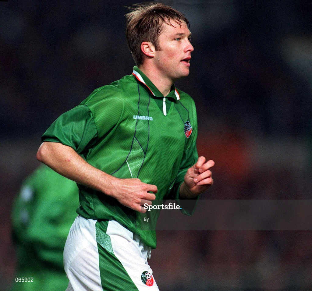 12 October 1994; Alan Kernaghan, Republic of Ireland. Soccer. Picture credit; David Maher / SPORTSFILE