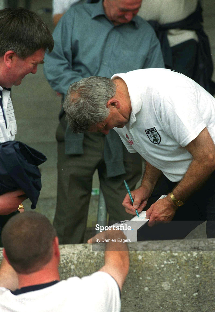 30 June 2001; Kildare manager Mick O'Dwyer signs autographs for supporters during the Bank of Ireland All-Ireland Championship Qualifier match between Kildare and Donegal at St Conleths Park in Newbridge, Kildare. Photo by Damien Eagers/Sportsfile