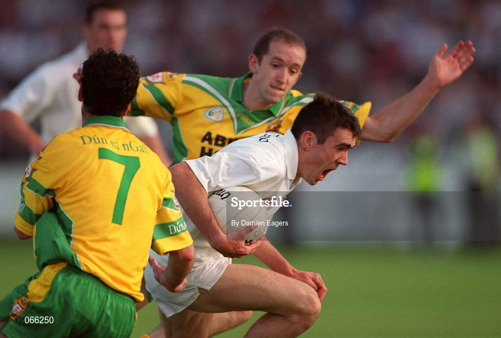 30 June 2001; John Doyle of Kildare in action against Damien Diver, left, and Eamon Doherty of Donegal during the Bank of Ireland All-Ireland Championship Qualifier match between Kildare and Donegal at St Conleths Park in Newbridge, Kildare. Photo by Damien Eagers/Sportsfile
