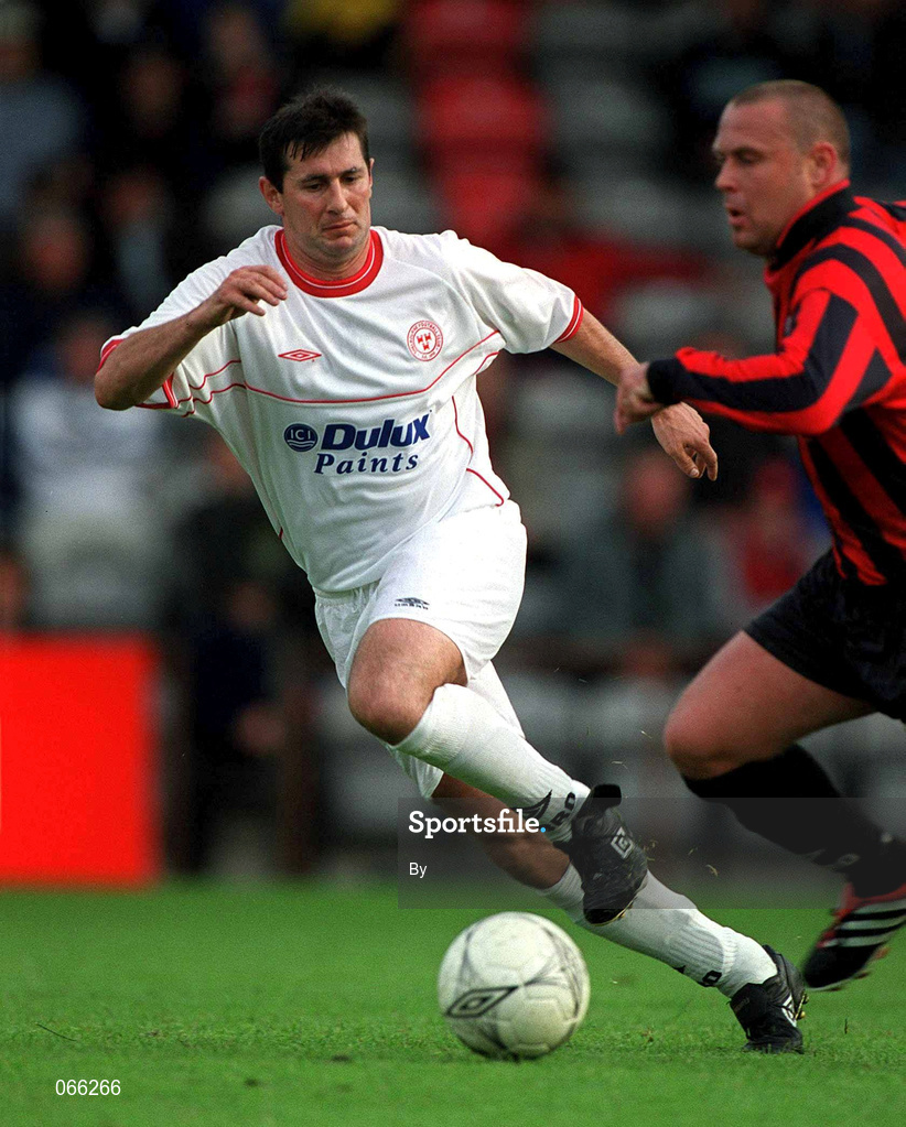 26 June 2001; Brian Byrne, Shelbourne. Soccer. Picture credit; David Maher / SPORTSFILE