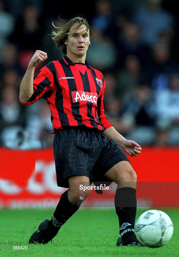 27 June 2001; Kevin Hunt, Bohemians. Soccer. Picture credit; David Maher / SPORTSFILE