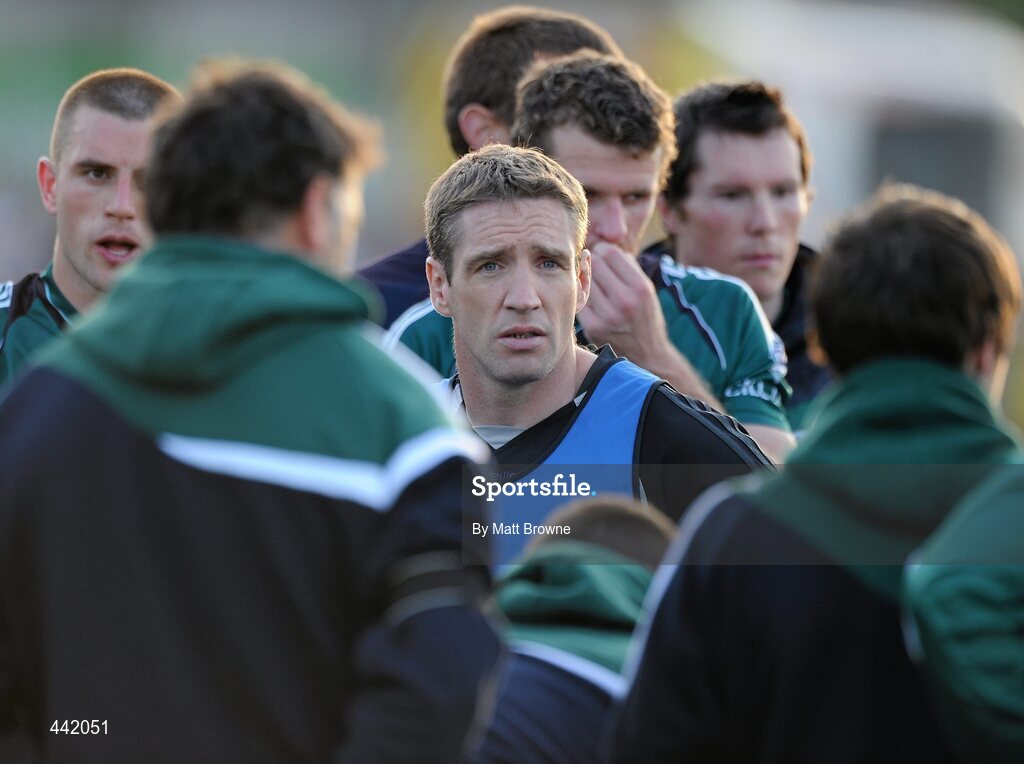 26 June 2010; Kildare manager Kieran McGeeney with his players. GAA Football All-Ireland Senior Championship Qualifier Round 1, Kildare v Antrim, St Conleth's Park, Newbridge, Co. Kildare. Picture credit: Matt Browne / SPORTSFILE
