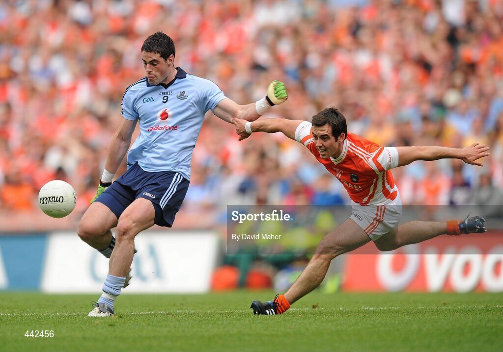 17 July 2010; Ross McConnell, Dublin, in action against Aaron Kernan, Armagh. GAA Football All-Ireland Senior Championship Qualifier Round 3, Dublin v Armagh, Croke Park, Dublin. Picture credit: David Maher / SPORTSFILE