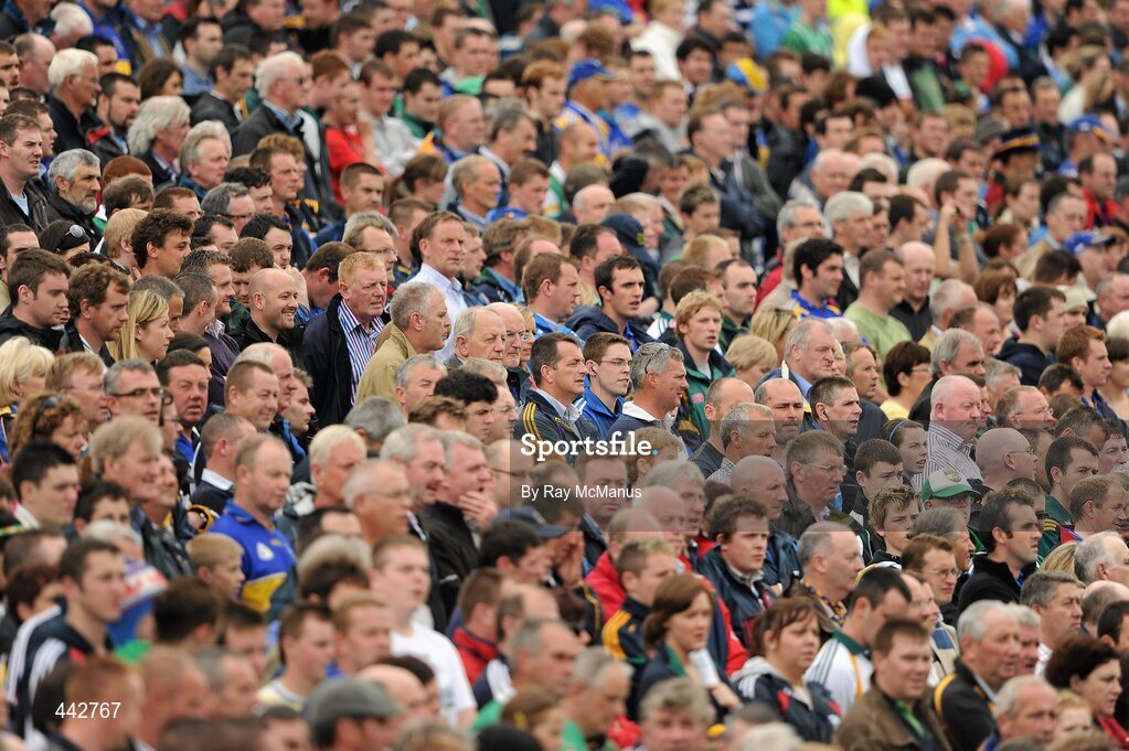 18 July 2010; Supporters of both teams stand for the National Anthem. GAA Hurling All-Ireland Senior Championship Phase 3, Tipperary v Offaly, O'Moore Park, Portlaoise, Co. Laois. Picture credit: Ray McManus / SPORTSFILE