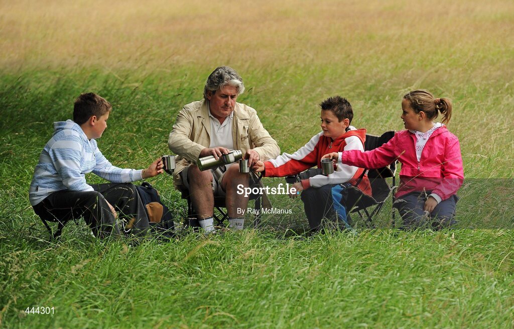 17 July 2010; A family enjoy a beverage during the Lifestyle Sports - adidas Irish Runner 5 Mile Race. The Phoenix Park, Dublin. Picture credit: Ray McManus / SPORTSFILE