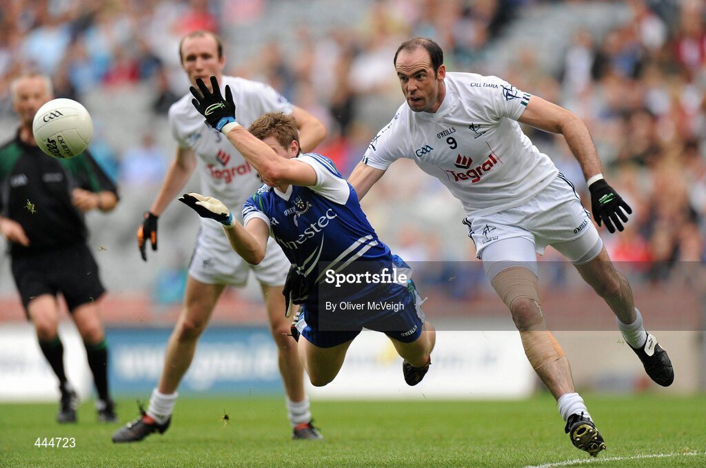 24 July 2010; Darren Hughes, Monaghan, in action against Dermot Earley, Kildare. GAA Football All-Ireland Senior Championship Qualifier, Round 4, Monaghan v Kildare, Croke Park, Dublin. Picture credit: Oliver McVeigh / SPORTSFILE
