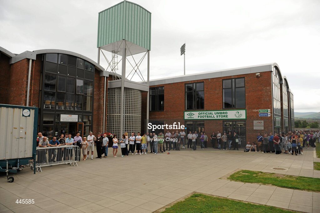 26 July 2010; Shamrock Rovers fans queue for tickets in advance of their side's Europa League Third Qualifying Round, 1st Leg, game against Juventus on Thursday night. Tallaght Stadium, Tallaght, Dublin. Picture credit: Barry Cregg / SPORTSFILE