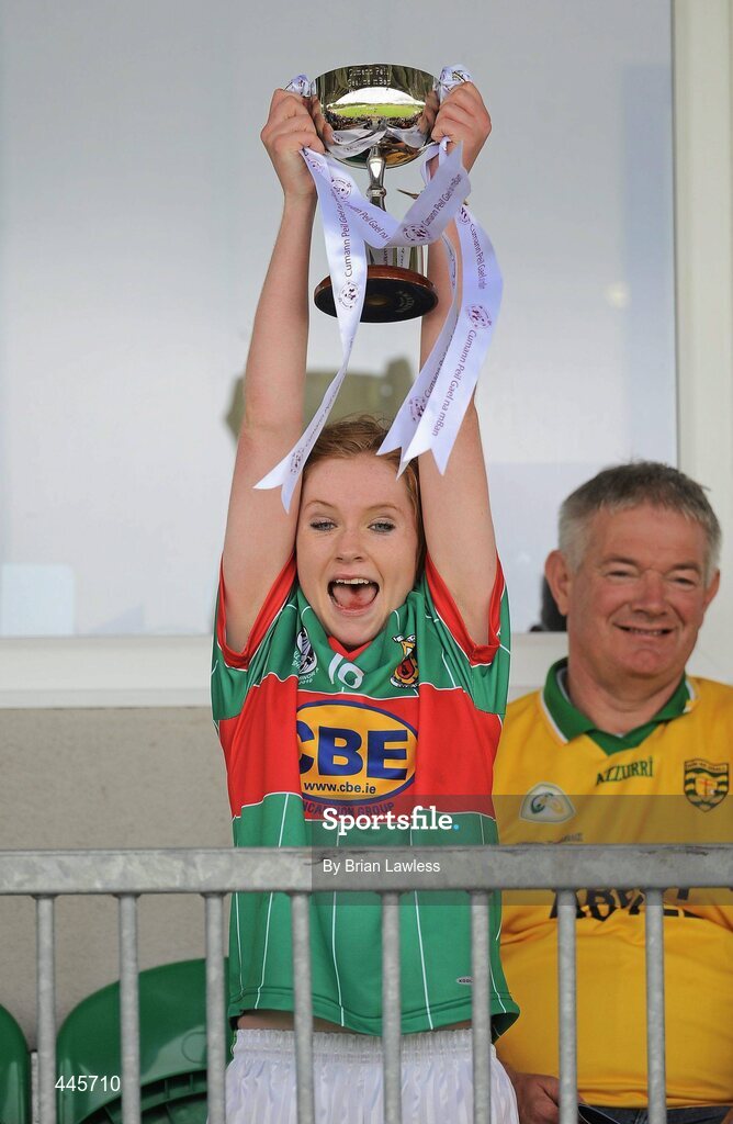 24 July 2010; Mayo captain Carol Hegarty lifts the cup. Ladies Gaelic Football Minor A Shield All-Ireland Final, Mayo v Westmeath, Seán O'Heslin GAA Cub, Ballinamore, Co. Leitrim. Picture credit: Brian Lawless / SPORTSFILE