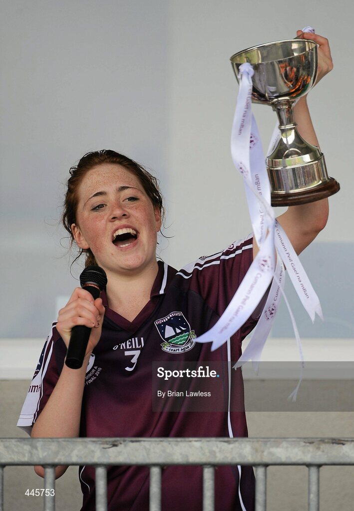 24 July 2010; Galway captain Sarah Lynch lifts the cup. Ladies Gaelic Football Minor A Championship All-Ireland Final, Donegal v Galway, Seán O'Heslin GAA Cub, Ballinamore, Co. Leitrim. Picture credit: Brian Lawless / SPORTSFILE