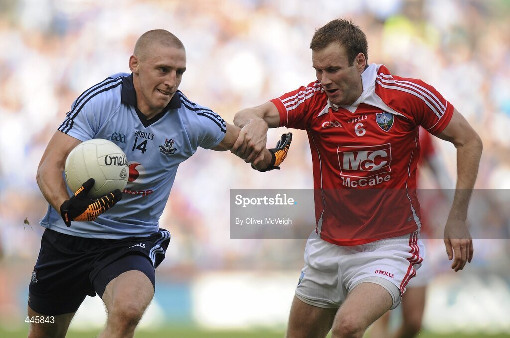 24 July 2010; Eoghan O'Gara, Dublin, in action against Michael Fanning, Louth. GAA Football All-Ireland Senior Championship Qualifier, Round 4, Dublin v Louth, Croke Park, Dublin. Picture credit: Oliver McVeigh / SPORTSFILE