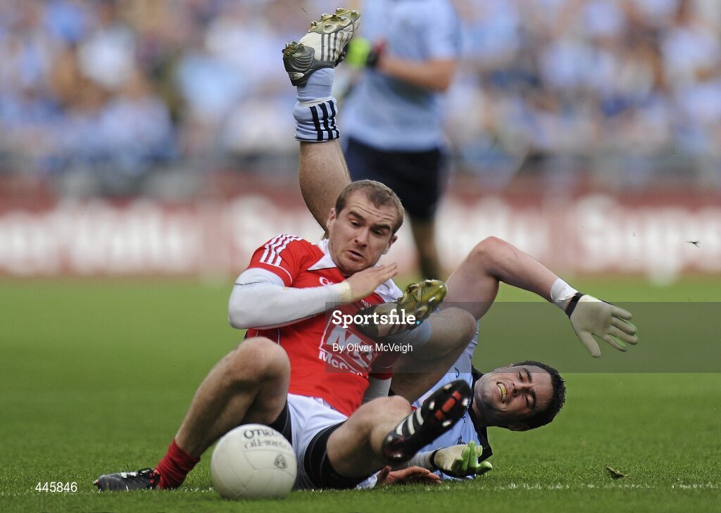 24 July 2010; Paddy Keenan, Louth, in action against Ross McConnell, Dublin. GAA Football All-Ireland Senior Championship Qualifier, Round 4, Dublin v Louth, Croke Park, Dublin. Picture credit: Oliver McVeigh / SPORTSFILE