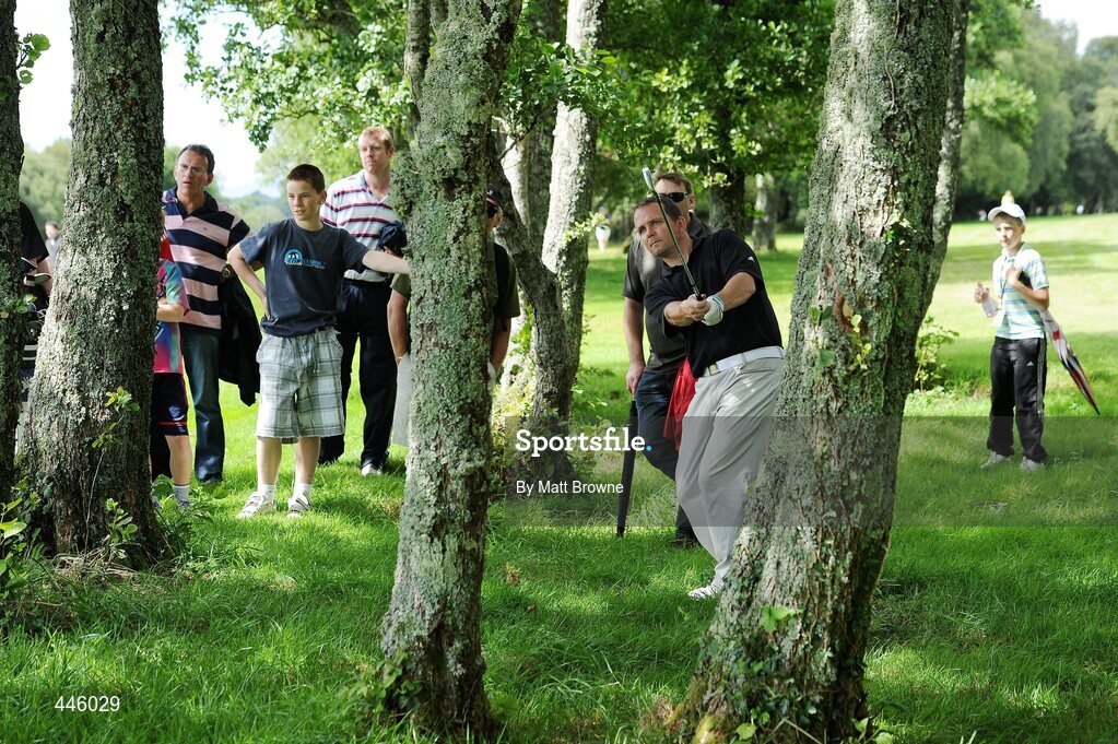 28 July 2010; Waterford hurling manager Davy Fitzgerald pitches back onto the 4th fairway. 3 Irish Open Golf Championship - Pro Am, Killeen Course, Killarney Golf & Fishing Club, Killarney, Co. Kerry. Picture credit: Matt Browne / SPORTSFILE