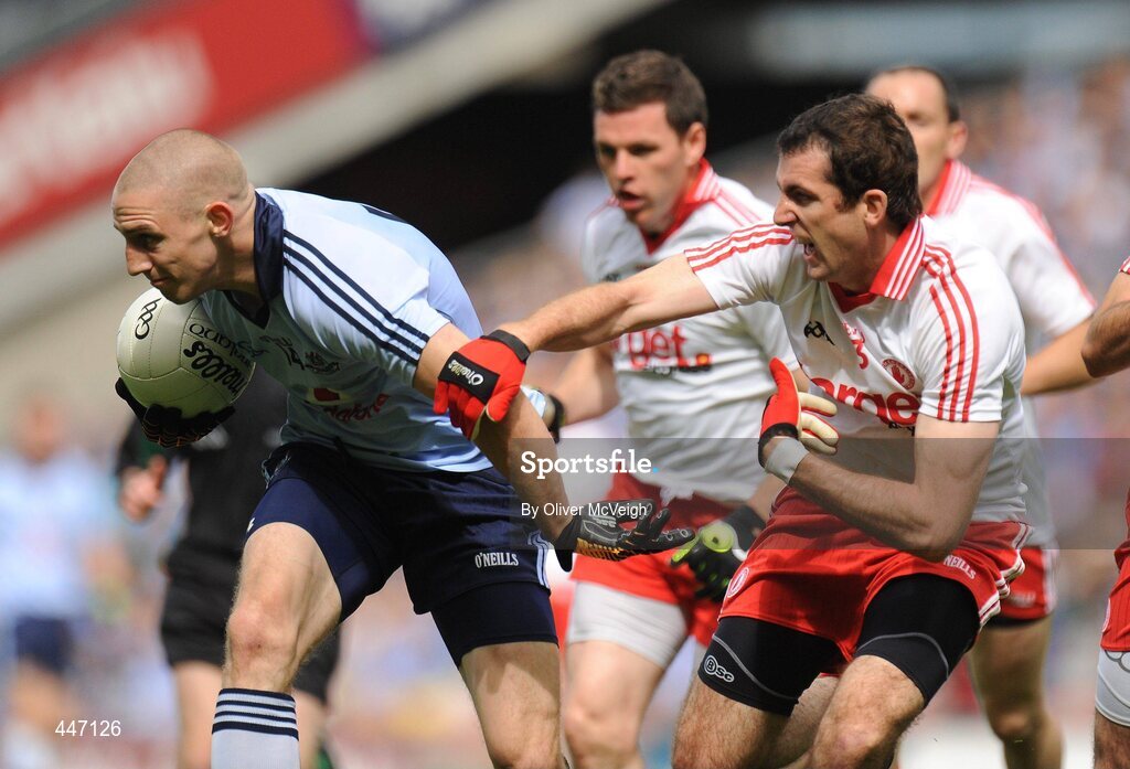 31 July 2010; Eoghan O'Gara, Dublin, in action against Justin McMahon, Tyrone. GAA Football All-Ireland Senior Championship Quarter-Final, Tyrone v Dublin, Croke Park, Dublin. Picture credit: Oliver McVeigh / SPORTSFILE