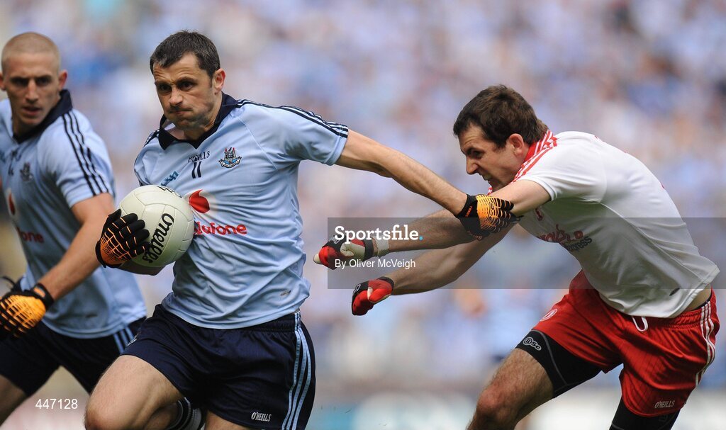 31 July 2010; Alan Brogan, Dublin, in action against Justin McMahon, Tyrone. GAA Football All-Ireland Senior Championship Quarter-Final, Tyrone v Dublin, Croke Park, Dublin. Picture credit: Oliver McVeigh / SPORTSFILE