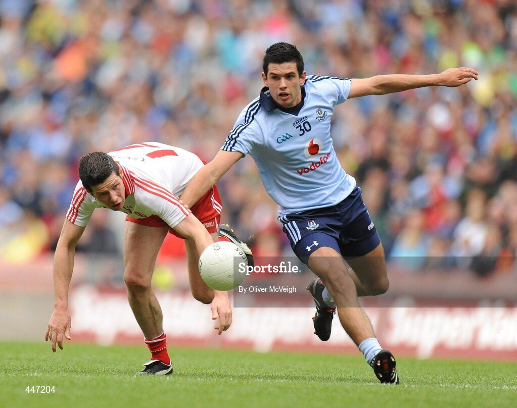 31 July 2010; Cian O'Sullivan, Dublin, in action against Sean Cavanagh, Tyrone. GAA Football All-Ireland Senior Championship Quarter-Final, Tyrone v Dublin, Croke Park, Dublin. Picture credit: Oliver McVeigh / SPORTSFILE