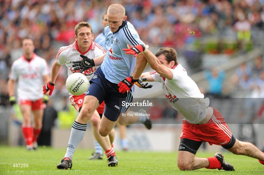 31 July 2010; Eoghan O'Gara, Dublin, in action against Justin McMahon, Tyrone. GAA Football All-Ireland Senior Championship Quarter-Final, Tyrone v Dublin, Croke Park, Dublin. Picture credit: Ray McManus / SPORTSFILE