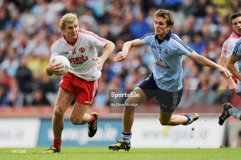 31 July 2010; Owen Mulligan, Tyrone, in action against Michael Fitzsimons, Dublin. GAA Football All-Ireland Senior Championship Quarter-Final, Tyrone v Dublin, Croke Park, Dublin. Picture credit: Oliver McVeigh / SPORTSFILE