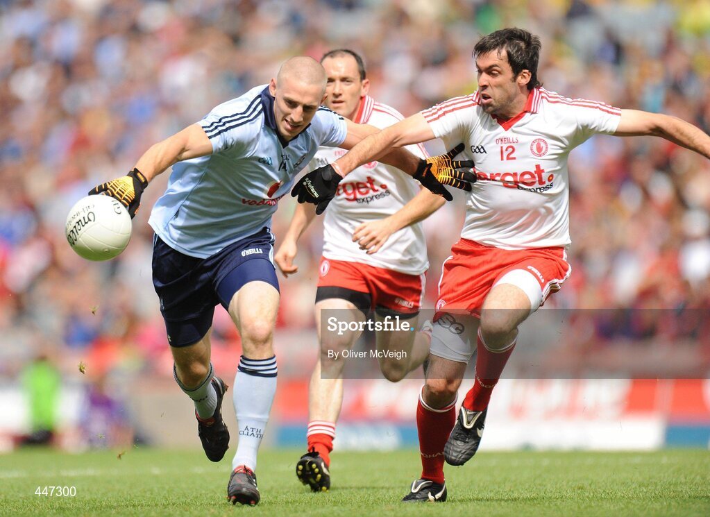 31 July 2010; Eoghan O'Gara, Dublin, in action against Joe McMahon, Tyrone. GAA Football All-Ireland Senior Championship Quarter-Final, Tyrone v Dublin, Croke Park, Dublin. Picture credit: Oliver McVeigh / SPORTSFILE