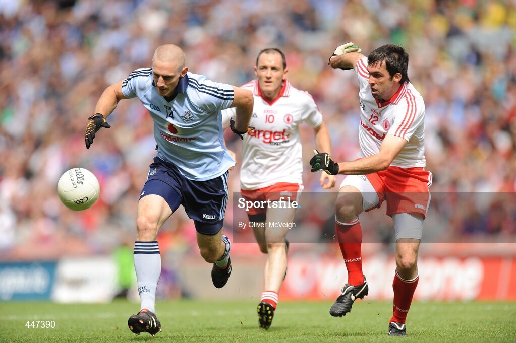 31 July 2010; Eoghan O'Gara, Dublin, in action against Joe McMahon, Tyrone. GAA Football All-Ireland Senior Championship Quarter-Final, Tyrone v Dublin, Croke Park, Dublin. Picture credit: Oliver McVeigh / SPORTSFILE