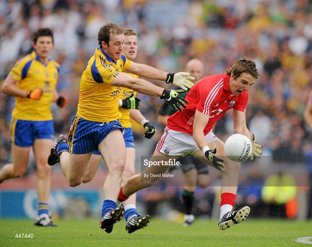 1 August 2010; Aidan Walsh, Cork, in action against David Casey, Roscommon. GAA Football All-Ireland Senior Championship Quarter-Final, Roscommon v Cork, Croke Park, Dublin. Picture credit: David Maher / SPORTSFILE