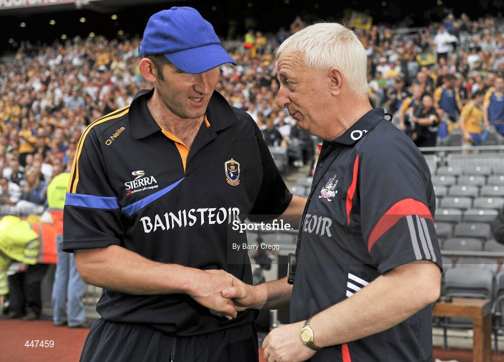 1 August 2010; Cork manager Conor Counihan, right, shakes hands with Roscommon manager Fergal O' Donnell at the end of the game. GAA Football All-Ireland Senior Championship Quarter-Final, Roscommon v Cork, Croke Park, Dublin. Picture credit: Barry Cregg / SPORTSFILE