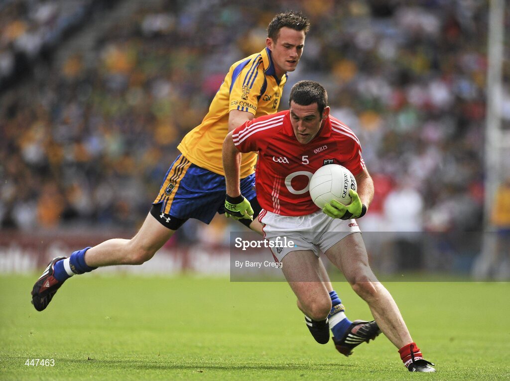 1 August 2010; Noel O' Leary, Cork, in action against Kevin Higgins, Roscommon. GAA Football All-Ireland Senior Championship Quarter-Final, Roscommon v Cork, Croke Park, Dublin. Picture credit: Barry Cregg / SPORTSFILE
