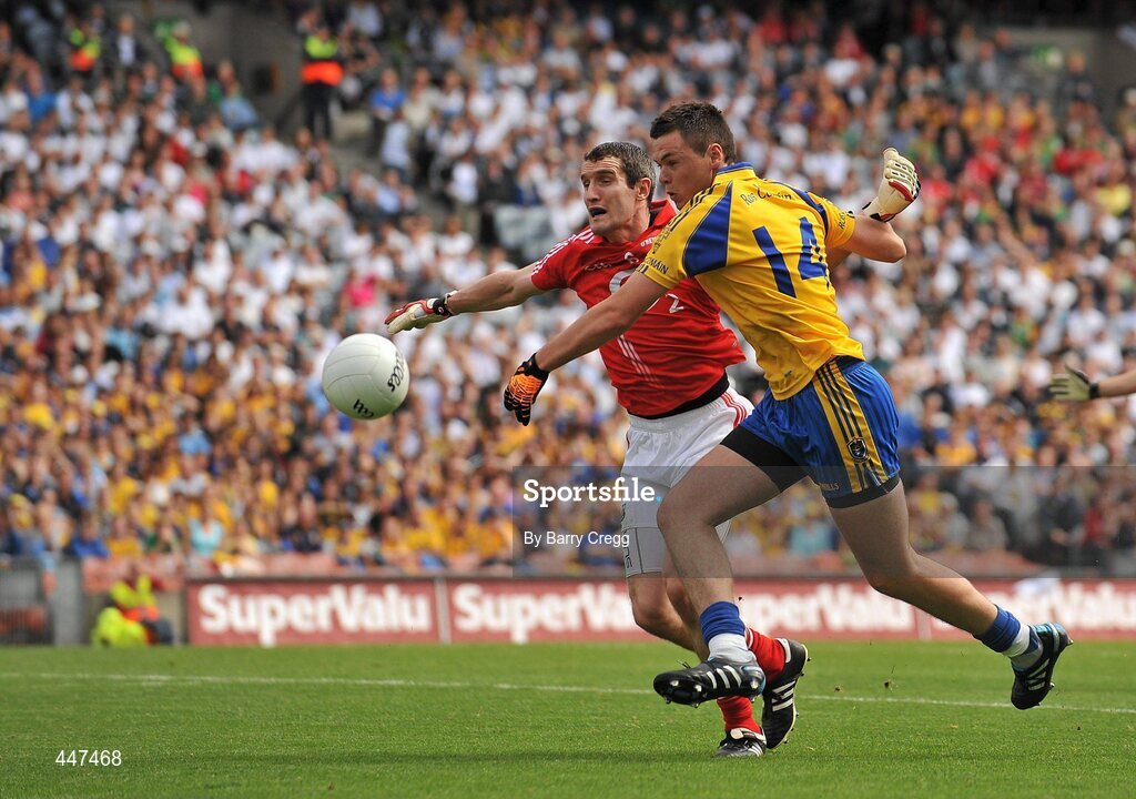 1 August 2010; Donal Shine, Roscommon, in action against Graham Canty, Cork. GAA Football All-Ireland Senior Championship Quarter-Final, Roscommon v Cork, Croke Park, Dublin. Picture credit: Barry Cregg / SPORTSFILE
