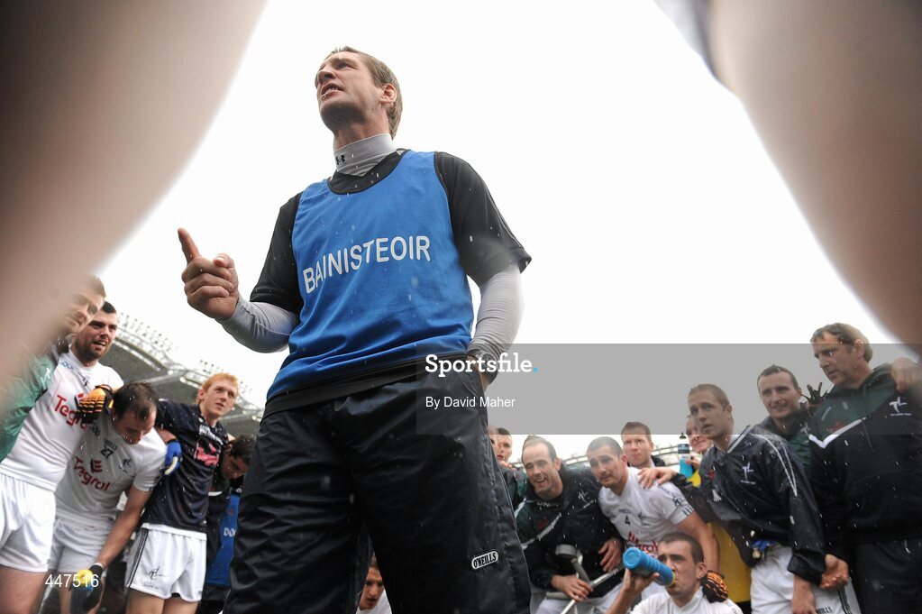1 August 2010; Kieran McGeeney, Kildare manager with the Kildare players at the end of the game. GAA Football All-Ireland Senior Championship Quarter-Final, Meath v Kildare, Croke Park, Dublin. Picture credit: David Maher / SPORTSFILE