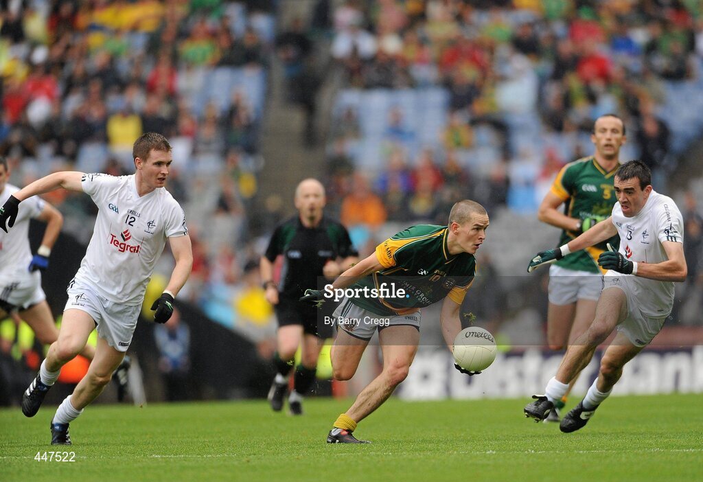 1 August 2010; Seamus Kenny, Meath, in action against Eoghan O' Flaherty, left and John Doyle, Kildare. GAA Football All-Ireland Senior Championship Quarter-Final, Meath v Kildare, Croke Park, Dublin. Picture credit: Barry Cregg / SPORTSFILE
