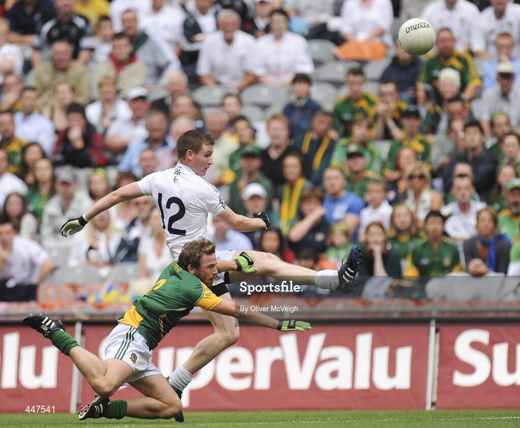 1 August 2010; Eoghan O'Flaherty, Kildare, in action against Chris O'Connor, Meath. GAA Football All-Ireland Senior Championship Quarter-Final, Meath v Kildare, Croke Park, Dublin. Picture credit: Oliver McVeigh / SPORTSFILE
